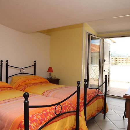Bed And Breakfast Gigi Furci Siculo Exterior photo